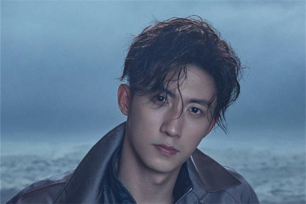 鼻子兩側毛孔粗大原因及怎么改善 鼻子兩側毛孔粗大原因及怎么改善