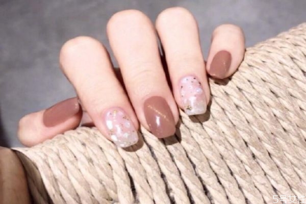 卸甲水保質(zhì)期多久 卸甲水過(guò)期了還能用嗎