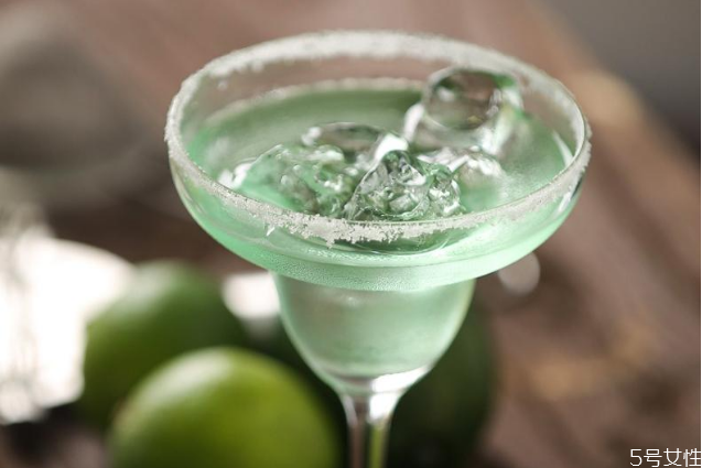 瑪格麗特雞尾酒什么時(shí)候可以喝 瑪格麗特雞尾酒有哪些口味 瑪格麗特雞尾酒什么時(shí)候可以喝 瑪格麗特雞尾酒有哪些口味