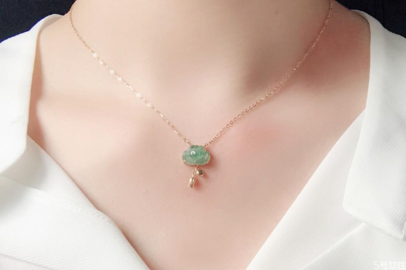 鎖骨鏈一般多長(zhǎng)合適 鎖骨鏈尺寸一般是多長(zhǎng)