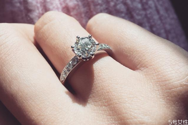tiffany蒂芙尼六爪鉆戒價格 蒂芙尼六爪鉆戒寓意 tiffany蒂芙尼六爪鉆戒價格 蒂芙尼六爪鉆戒寓意