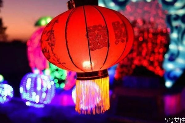 元宵節(jié)張燈習俗的來歷 元宵節(jié)的來歷