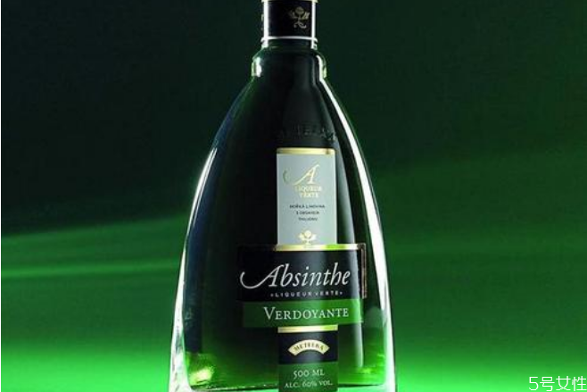 苦艾酒是什么酒 苦艾酒怎么喝 苦艾酒是什么酒 苦艾酒怎么喝