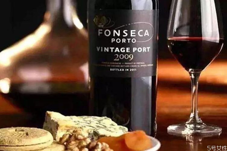 波特酒是紅酒嗎 波特酒什么時(shí)候喝 波特酒是紅酒嗎 波特酒什么時(shí)候喝