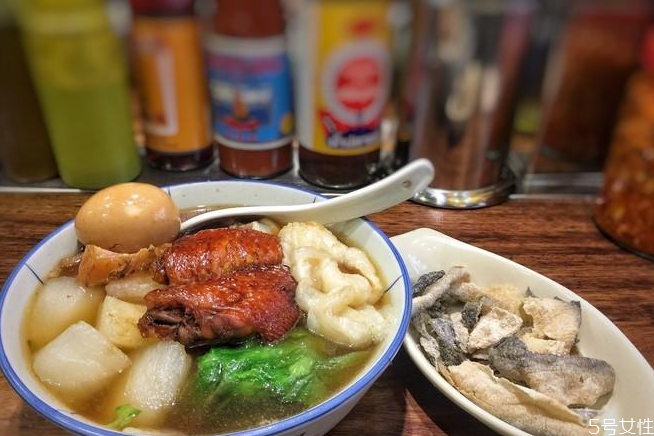 車(chē)仔面可以用熱水泡嗎 車(chē)仔面吃多了有什么危害