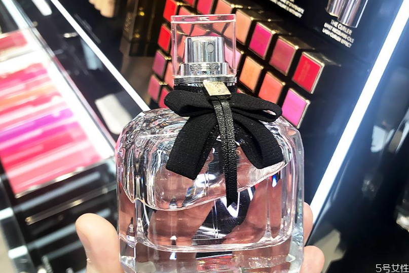 反轉巴黎淡香好還是濃香好 反轉巴黎淡香和濃香的區(qū)別