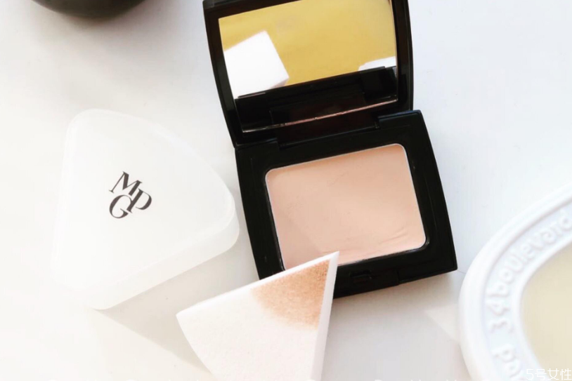 毛戈平粉膏可以用多久 毛戈平粉膏保質期