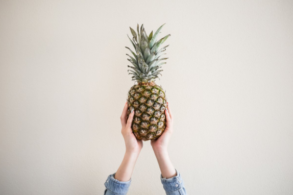 鳳梨切開后怎么保存 鳳梨切開后放冰箱可以儲(chǔ)存多長(zhǎng)時(shí)間 鳳梨切開后怎么保存 鳳梨切開后放冰箱可以儲(chǔ)存多長(zhǎng)時(shí)間