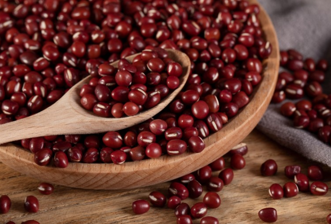 紅豆和赤小豆哪個(gè)補(bǔ)血效果比較好 紅豆和赤小豆誰(shuí)最補(bǔ)血 紅豆和赤小豆哪個(gè)補(bǔ)血效果比較好 紅豆和赤小豆誰(shuí)最補(bǔ)血