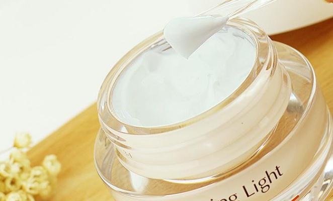 素顏霜能維持多久 素顏霜能當(dāng)面霜使用嗎 素顏霜能維持多久 素顏霜能當(dāng)面霜使用嗎