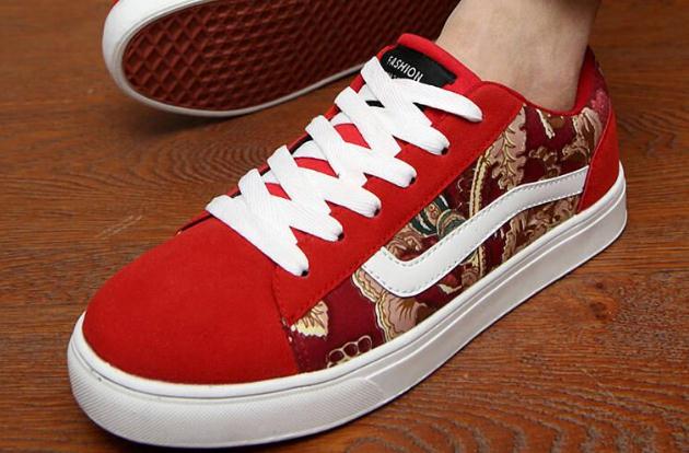 板鞋要買大還是買小 板鞋要比運動鞋大一碼嗎