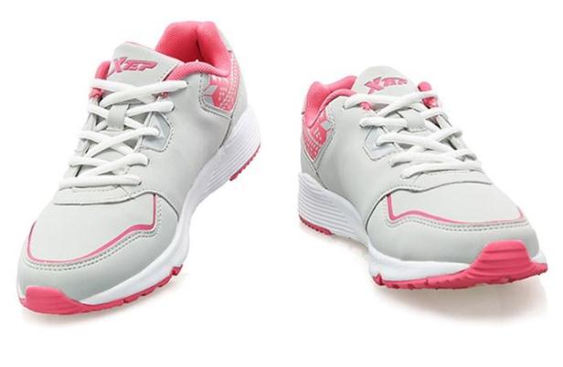 安踏和特步哪個檔次高 特步運動鞋質量怎么樣 安踏和特步哪個檔次高 特步運動鞋質量怎么樣