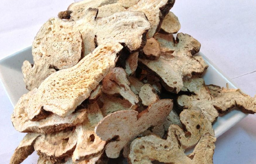 生白術(shù)與炒白術(shù)的功效區(qū)別 生白術(shù)是熱性還是涼性 生白術(shù)與炒白術(shù)的功效區(qū)別 生白術(shù)是熱性還是涼性