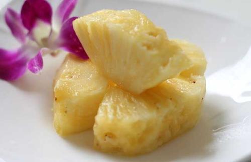 菠蘿可以和香蕉一起吃嗎 菠蘿可以和蜂蜜一起吃嗎 菠蘿可以和香蕉一起吃嗎 菠蘿可以和蜂蜜一起吃嗎