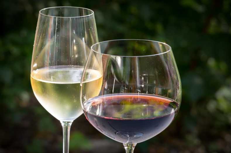 白葡萄酒保質(zhì)期多久 白葡萄酒開瓶后能放多久 白葡萄酒保質(zhì)期多久 白葡萄酒開瓶后能放多久