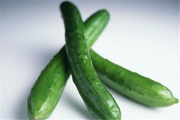 黃瓜去皮好還是不去皮好 黃瓜去皮吃還有營(yíng)養(yǎng)嗎 黃瓜去皮好還是不去皮好 黃瓜去皮吃還有營(yíng)養(yǎng)嗎