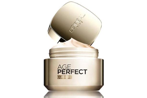 眼霜涂完要清洗嗎 眼霜要涂到上眼皮嗎 眼霜涂完要清洗嗎 眼霜要涂到上眼皮嗎