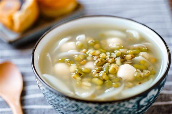 綠豆湯與什么不能同食 喝綠豆湯的禁忌