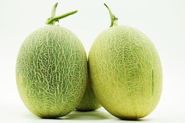 哈密瓜的皮可以吃嗎 哈密瓜的皮可以炒來(lái)吃嗎