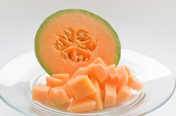 哈密瓜的皮可以吃嗎 哈密瓜的皮可以炒來(lái)吃嗎