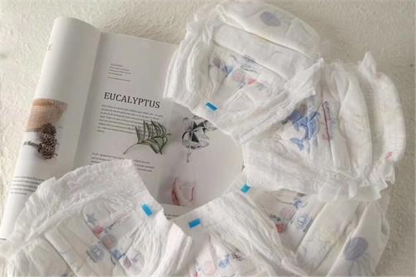 紙尿褲可以穿幾個小時 紙尿褲可以重復(fù)使用嗎