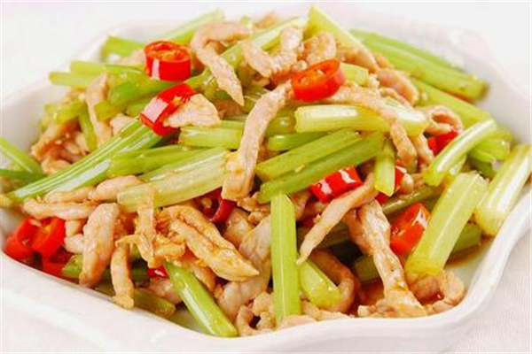 芹菜與西芹的區(qū)別 芹菜和什么菜搭配好吃 芹菜與西芹的區(qū)別 芹菜和什么菜搭配好吃