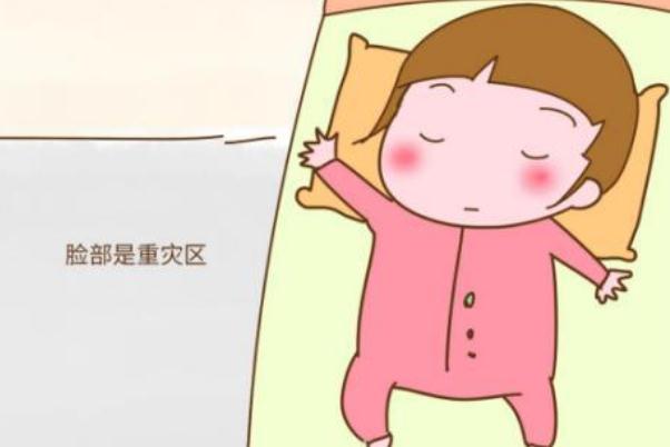 新生兒濕疹可以打預(yù)防針嗎 新生兒濕疹可以用爐甘石嗎 新生兒濕疹可以打預(yù)防針嗎 新生兒濕疹可以用爐甘石嗎