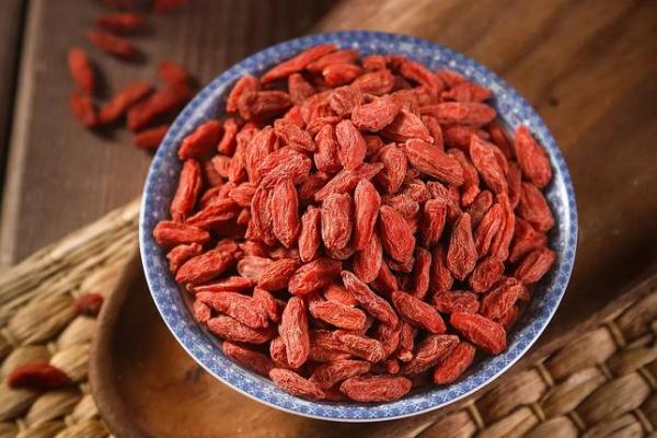 枸杞和紅棗泡水喝有什么好處 枸杞加什么最補腎壯陽 枸杞和紅棗泡水喝有什么好處 枸杞加什么最補腎壯陽