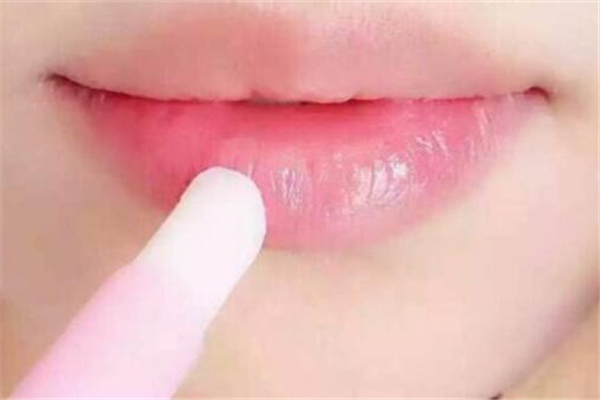 雅詩(shī)蘭黛潤(rùn)唇膏怎么樣 雅詩(shī)蘭黛潤(rùn)唇膏好不好用