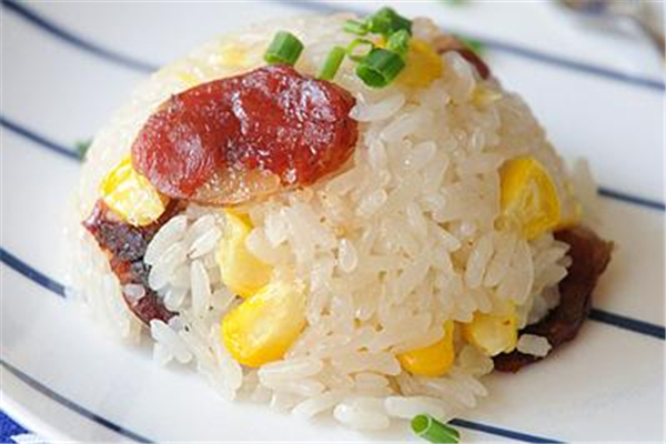 糯米飯用熱水泡還是冷水泡 糯米飯用什么糯米好