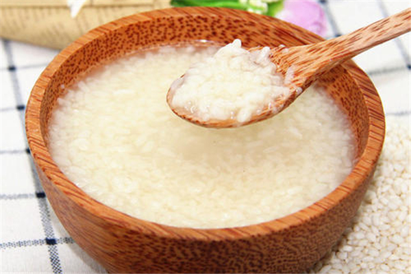 米酒做出來(lái)的有點(diǎn)酸是什么原因 米酒酸的可以喝嗎 米酒做出來(lái)的有點(diǎn)酸是什么原因 米酒酸的可以喝嗎