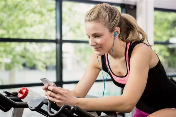 動(dòng)感單車騎多長時(shí)間為最合適 動(dòng)感單車騎時(shí)間長的危害