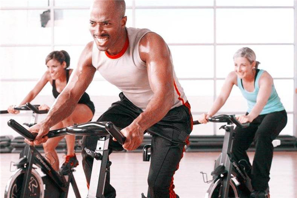 動(dòng)感單車騎多長時(shí)間為最合適 動(dòng)感單車騎時(shí)間長的危害