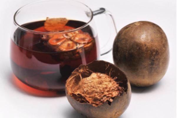 羅漢果可以天天喝嗎 羅漢果可以和菊花一起泡水喝嗎 羅漢果可以天天喝嗎 羅漢果可以和菊花一起泡水喝嗎