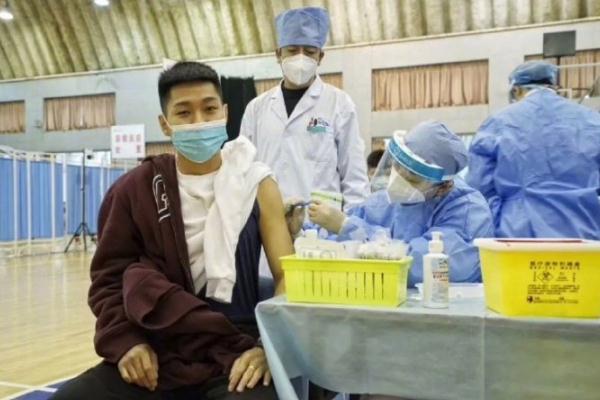 新冠疫苗大姨媽期間可以打嗎 打新冠疫苗吃飯去還是空肚子 新冠疫苗大姨媽期間可以打嗎 打新冠疫苗吃飯去還是空肚子