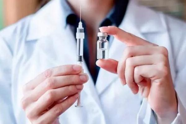 打新冠疫苗是否會免疫力下降 新冠疫苗反應(yīng)是免疫力強(qiáng)還是弱