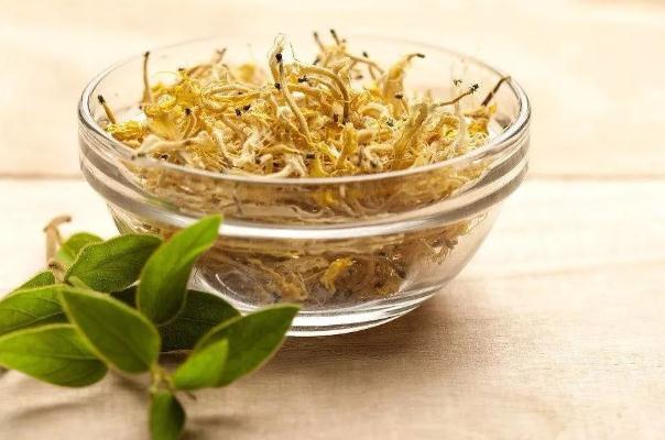 金銀花對(duì)咽喉炎有效果嗎 金銀花可以直接泡水喝嗎 金銀花對(duì)咽喉炎有效果嗎 金銀花可以直接泡水喝嗎