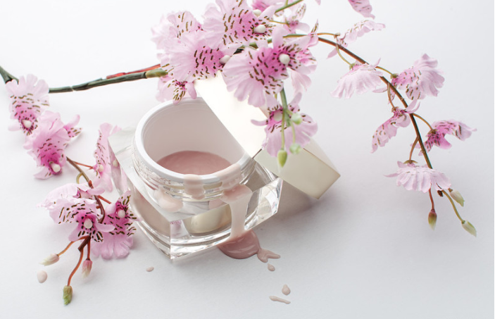 夏天可以用身體乳嗎 夏天身體乳有必要用嗎 夏天可以用身體乳嗎 夏天身體乳有必要用嗎