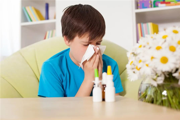 過敏性鼻炎在哪個(gè)季節(jié)容易復(fù)發(fā) 過敏性鼻炎在家嚴(yán)重在外緩解