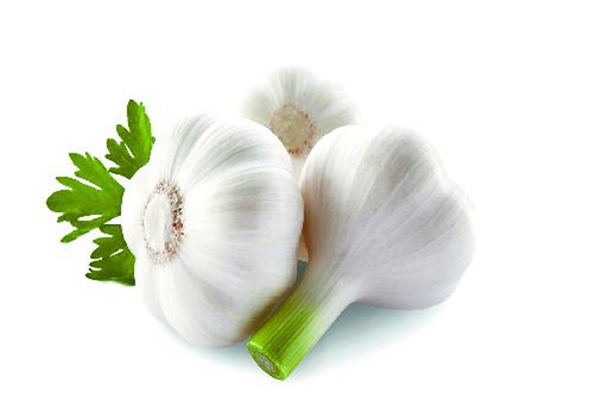 大蒜泡酒能補腎壯陽是真的嗎 大蒜泡酒的正確方法 大蒜泡酒能補腎壯陽是真的嗎 大蒜泡酒的正確方法