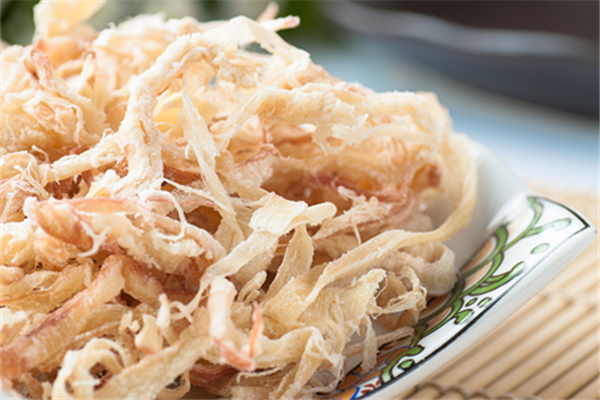 魷魚(yú)絲屬于海鮮嗎 魷魚(yú)絲是怎么做出來(lái)的