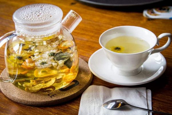 菊花茶會解藥性嗎 菊花茶會傷胃嗎