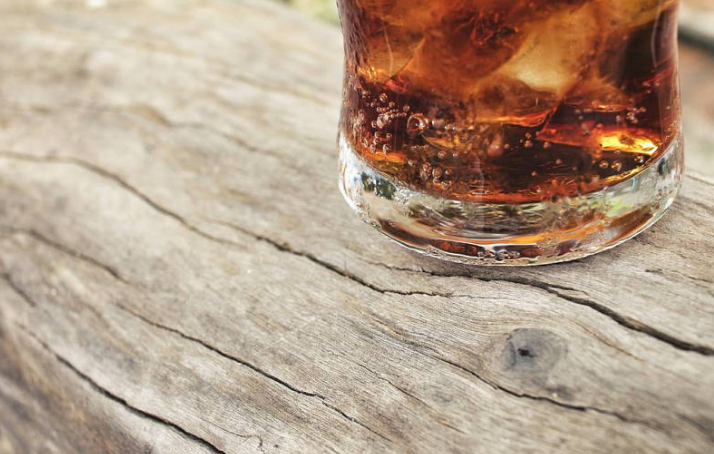 罐裝可樂多少錢一瓶 罐裝可樂放冷凍會(huì)爆炸嗎