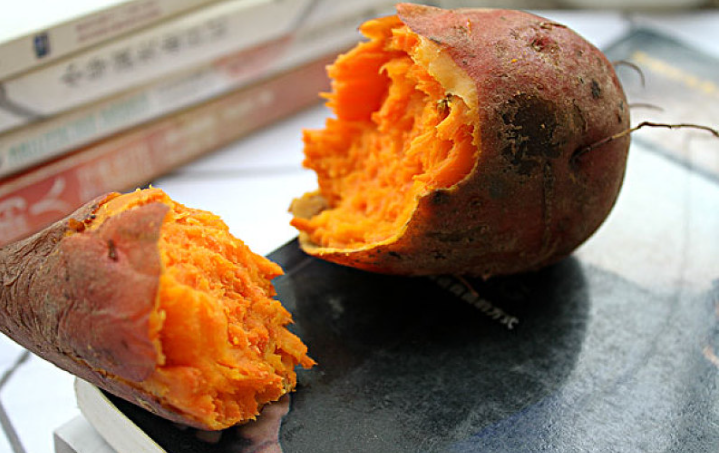 烤紅薯沒有廚房紙用什么代替 紅薯和米飯哪個熱量高