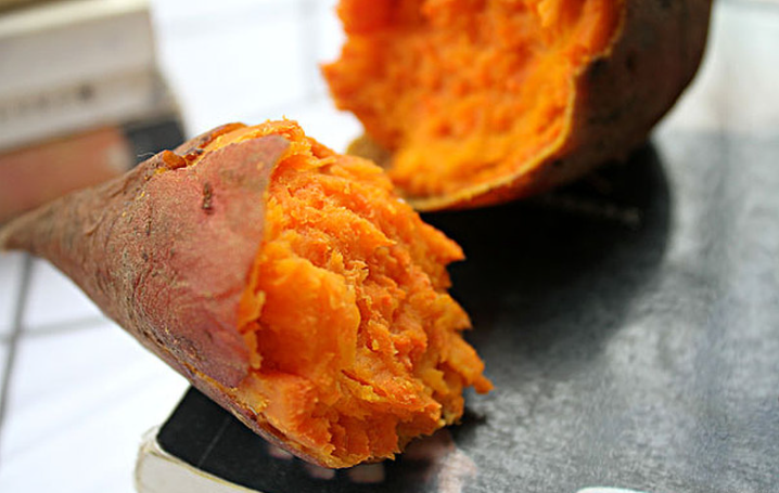 烤紅薯沒有廚房紙用什么代替 紅薯和米飯哪個熱量高