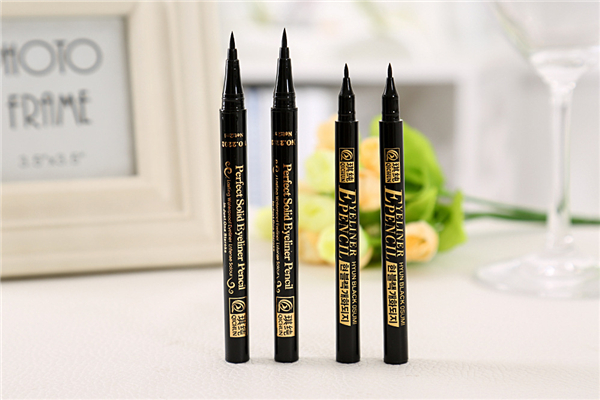 眼線筆會(huì)不會(huì)傷害眼睛 眼線筆會(huì)導(dǎo)致眼睛過(guò)敏嗎