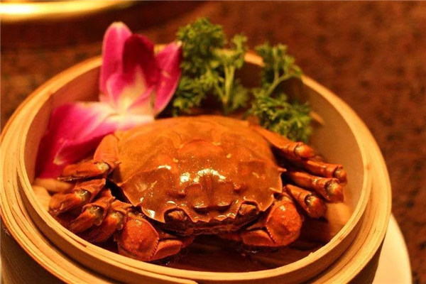 吃螃蟹可以喝白酒嗎 吃螃蟹喝什么酒比較好 吃螃蟹可以喝白酒嗎 吃螃蟹喝什么酒比較好