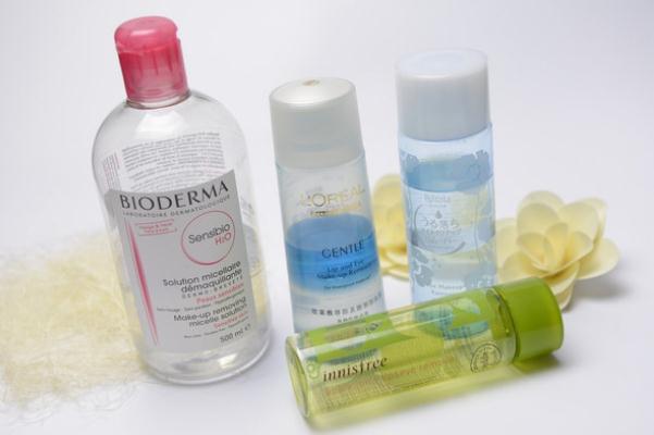 卸妝油是卸妝水嗎 卸妝油為什么要干手干臉 卸妝油是卸妝水嗎 卸妝油為什么要干手干臉