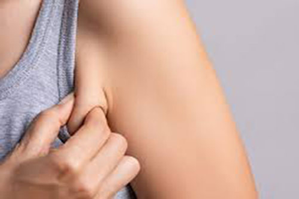 副乳跟穿胸罩有關嗎 副乳怎么穿內(nèi)衣