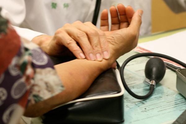 把脈是什么原理 把脈是把的什么脈 把脈是什么原理 把脈是把的什么脈